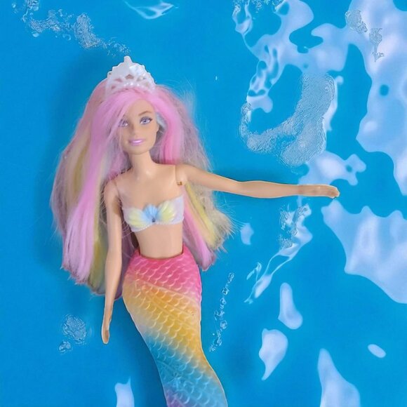 The Weekie Girls Colorful Mermads - Picture 6 of 11